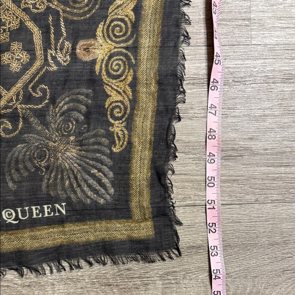 Alexander McQueen Black and Gold Patterned scarf - Picture 3 of 12
